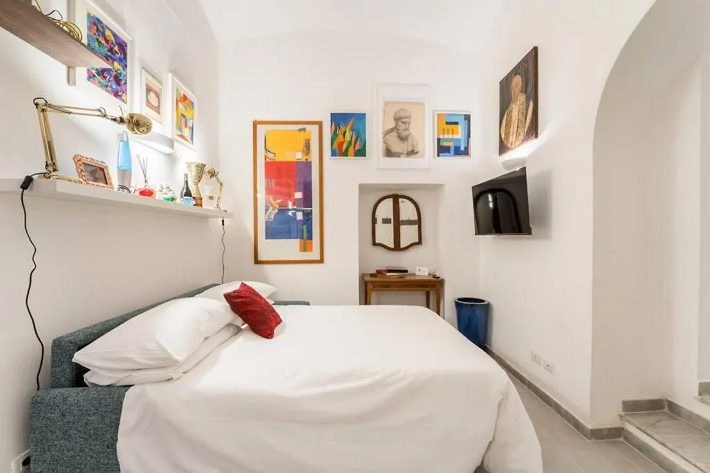 House Of Cardinals Apartment Rome