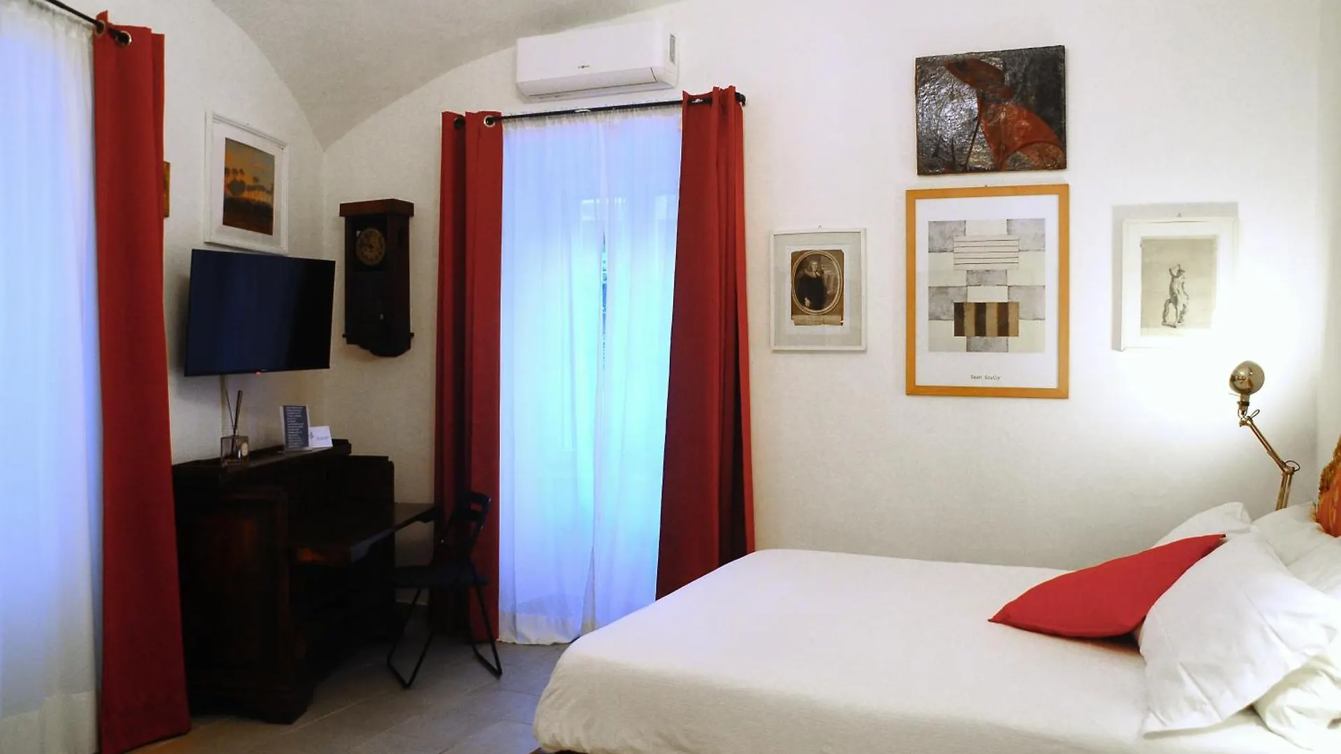 House Of Cardinals Apartment Rome Italy